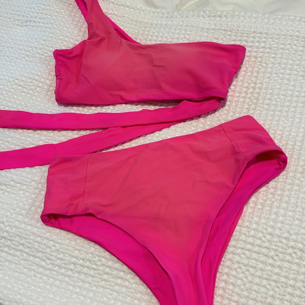 SHEIN Bikini - Picture 2 of 5